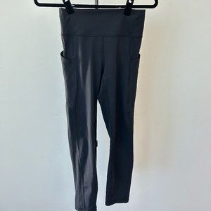 FABLETICS CROPPED LEGGINGS WITH POCKETS